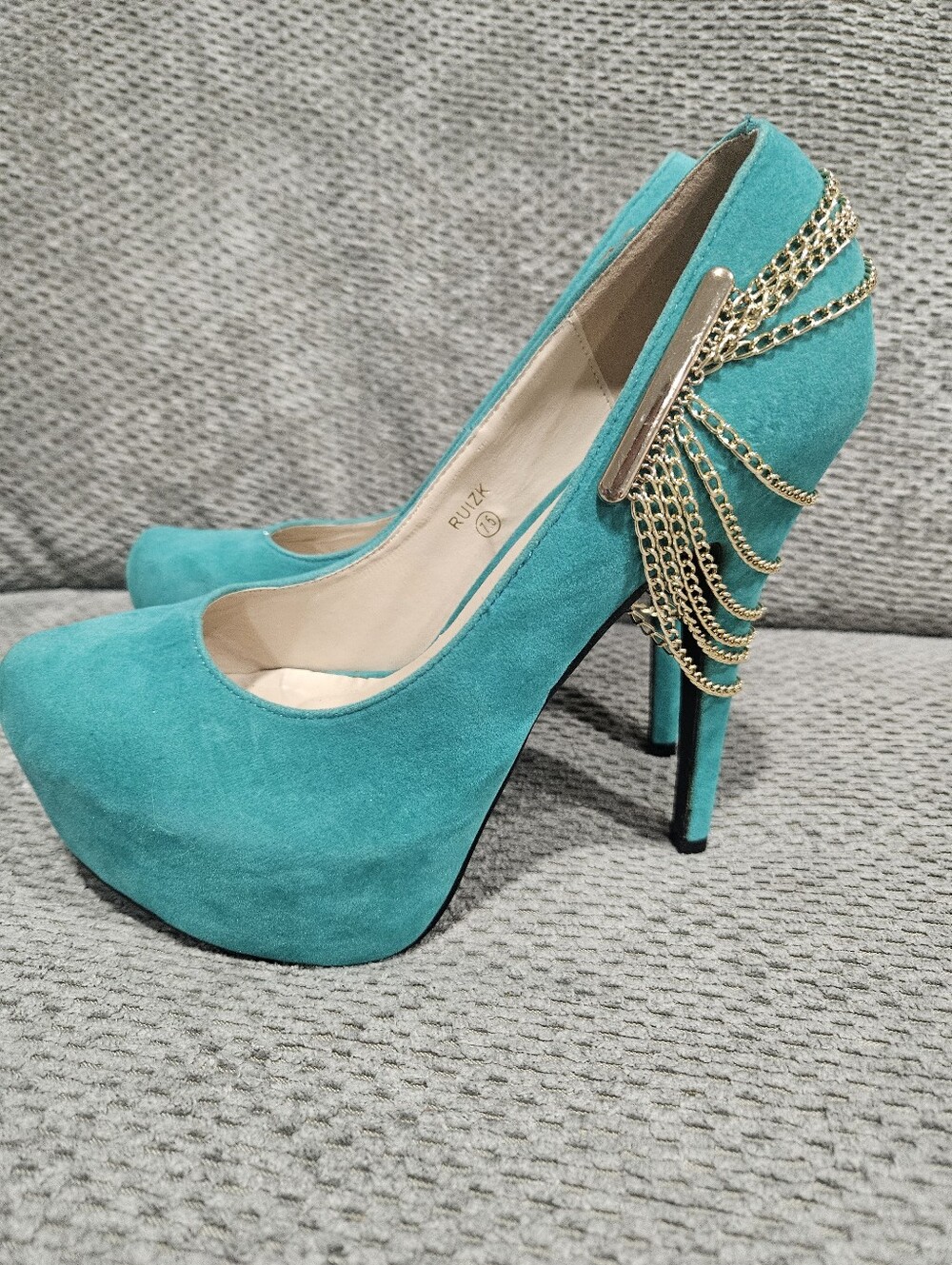 Teal Heels With Gold Chains, 7.5